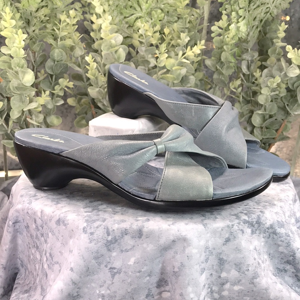 Clarks Powder Blue Leather 2” Dress Heel  Sandal Slides Women’s 8.5M💙EUC💙
